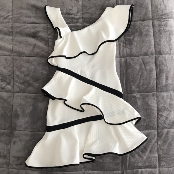 LAST CHANCE! ASOS Mono Tipped Ruffle Mini Dress Size 4 - Picture 2 of 8